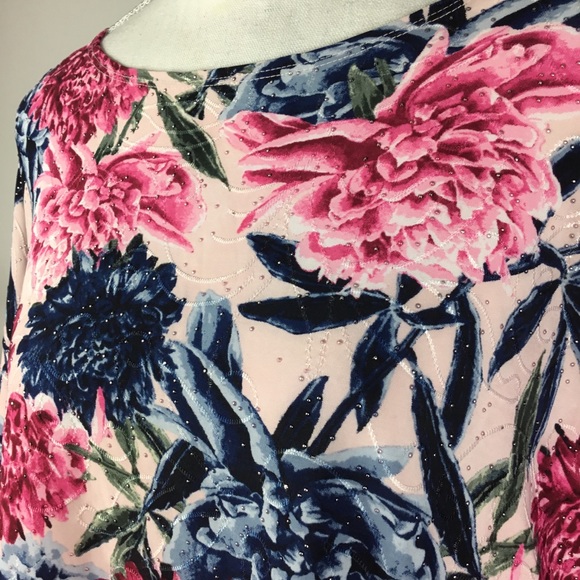 JM Collections floral tee - Picture 4 of 8
